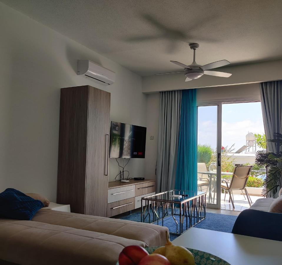 Lovely 1-Bedroom Unit @ Fabulous Location Paphos Eksteriør billede
