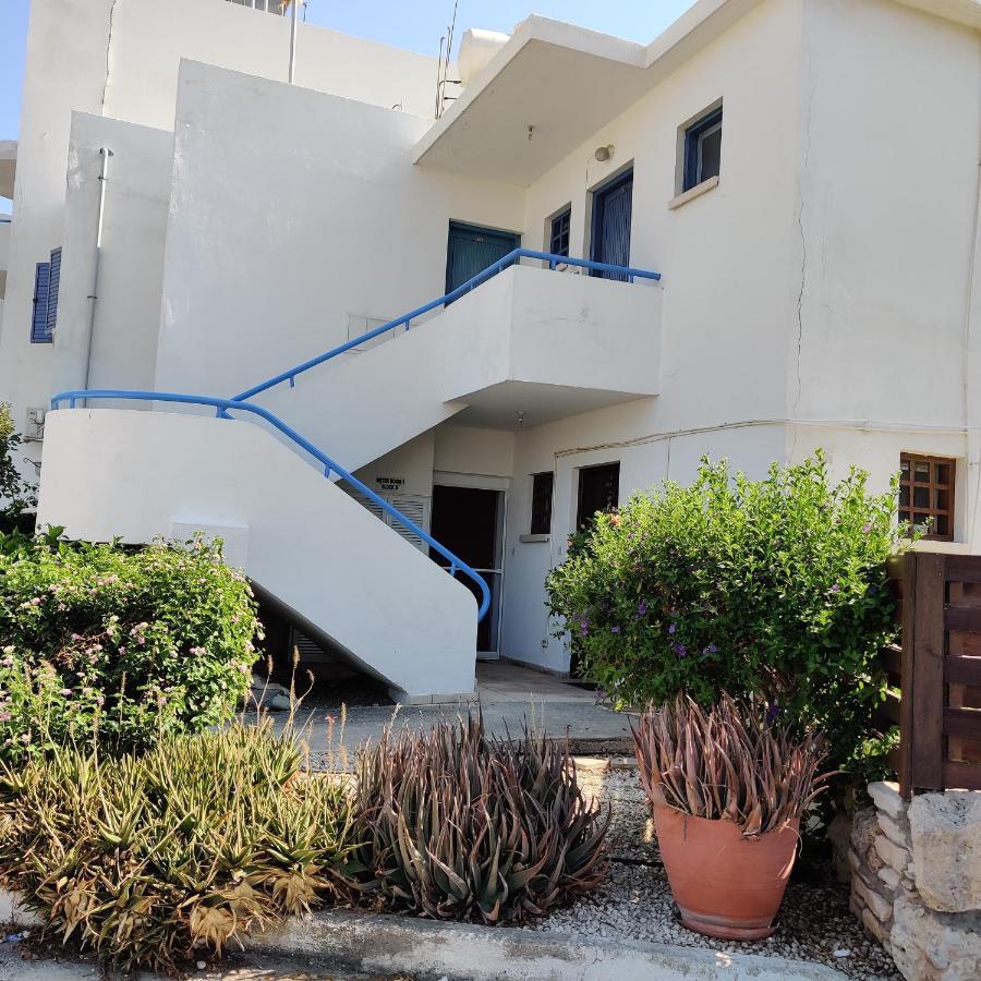 Lovely 1-Bedroom Unit @ Fabulous Location Paphos Eksteriør billede